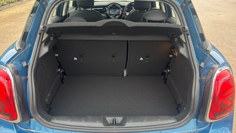 MINI Hatchback 1.5 Cooper Classic 5dr Auto Petrol Hatchback